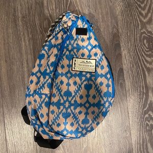 Kavu crossbody bag great for outdoors & traveling.